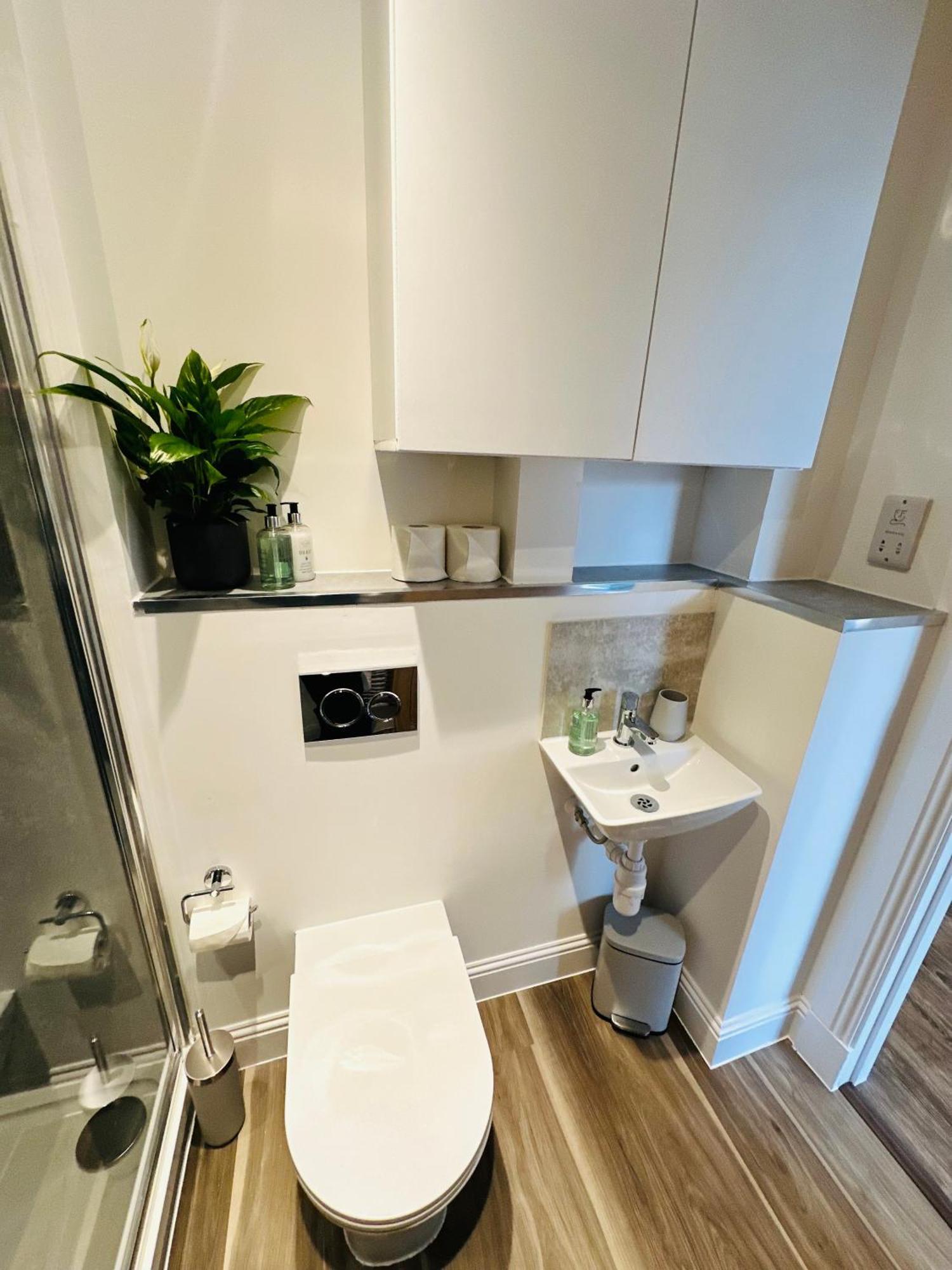Barnet House Serviced Apartments Dunfermline Exteriör bild