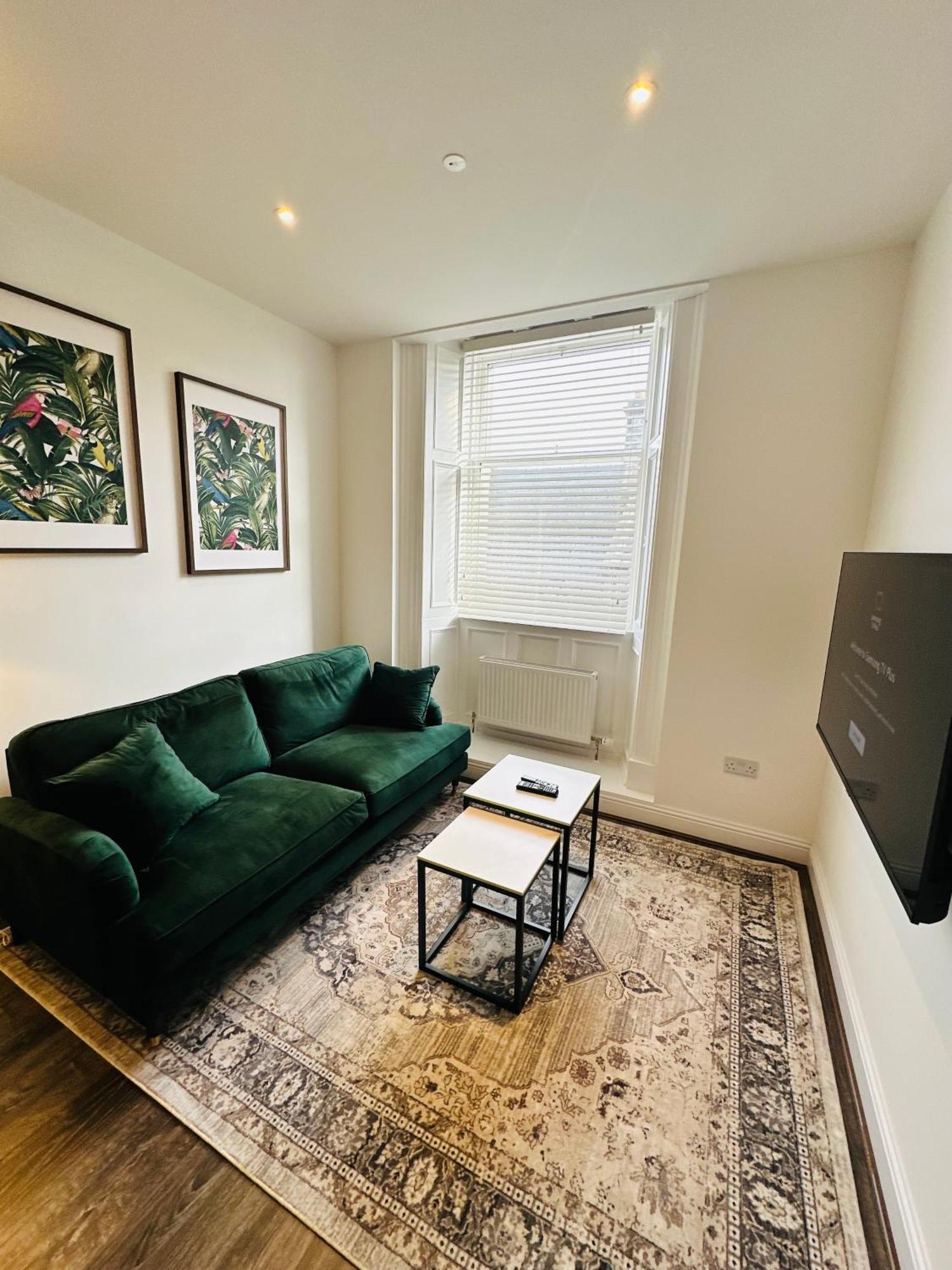 Barnet House Serviced Apartments Dunfermline Exteriör bild