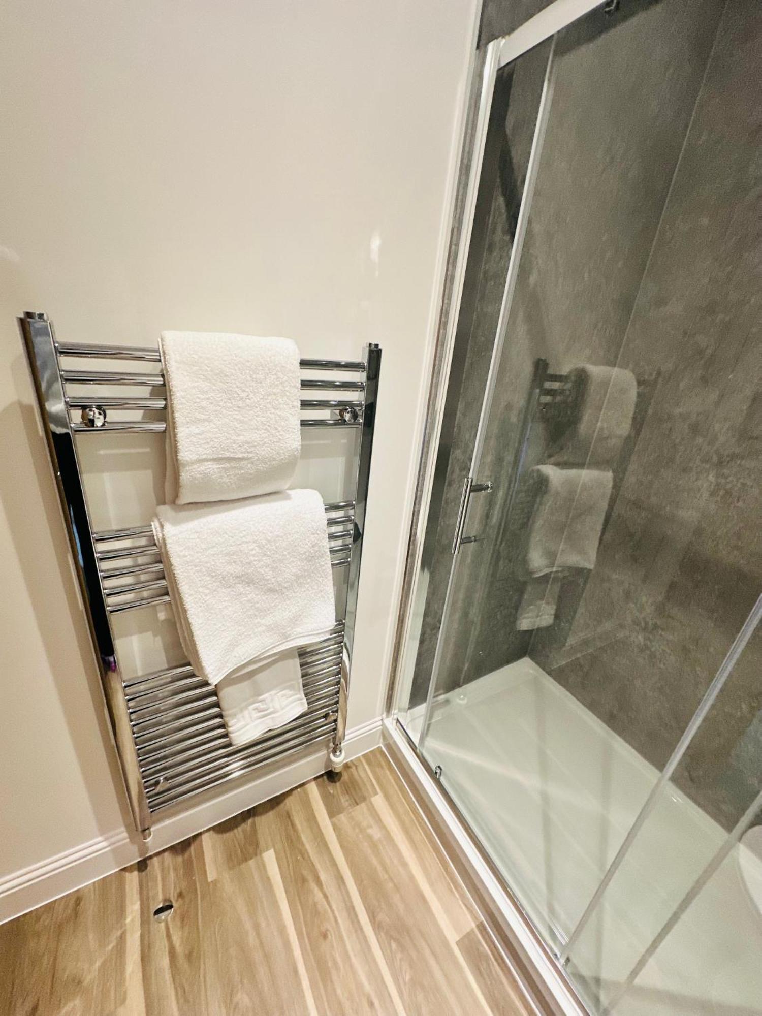 Barnet House Serviced Apartments Dunfermline Exteriör bild