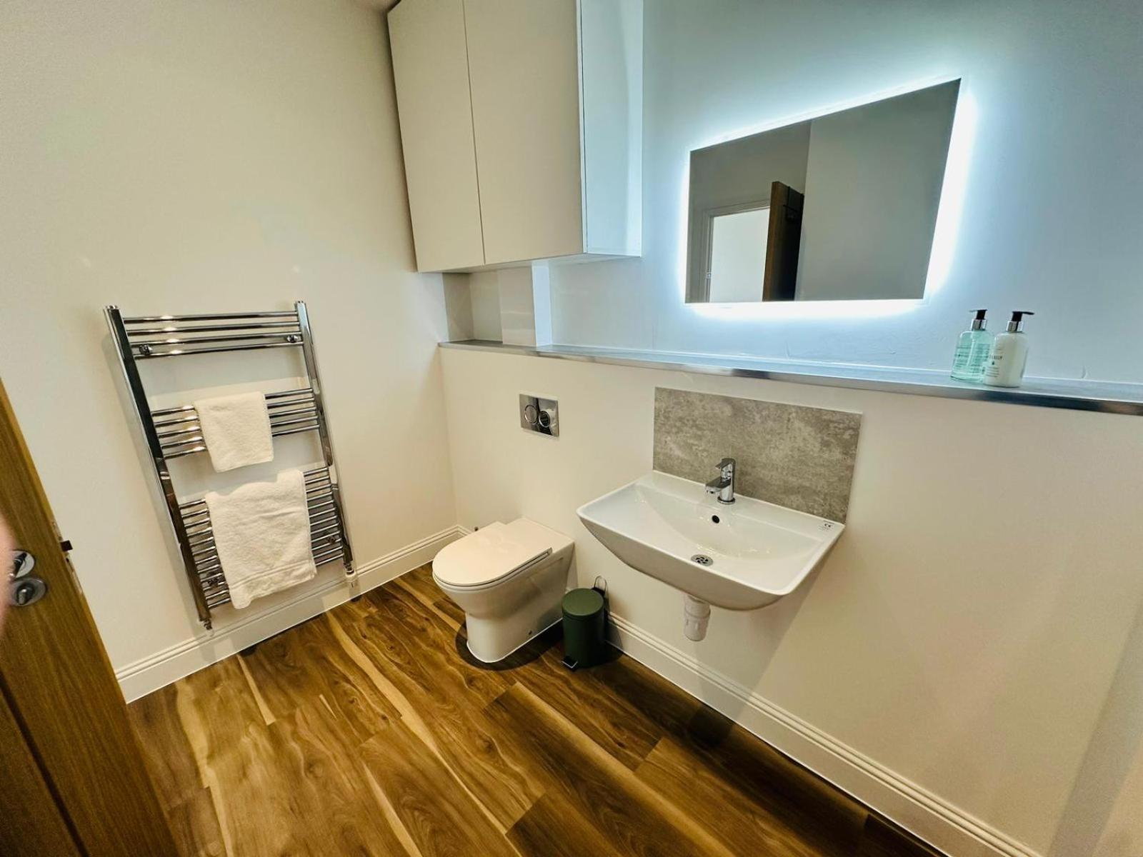 Barnet House Serviced Apartments Dunfermline Exteriör bild
